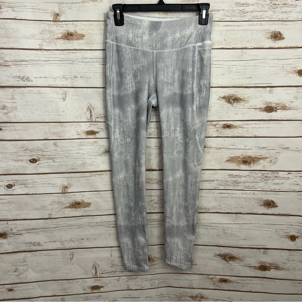 Calia by Carrie Underwood Stay Powerful Cropped Athletic Leggings